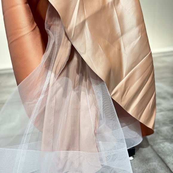 US 4 Marchesa Notte Collection Strapless Ruffle Gown NWT - Picture 8 of 13